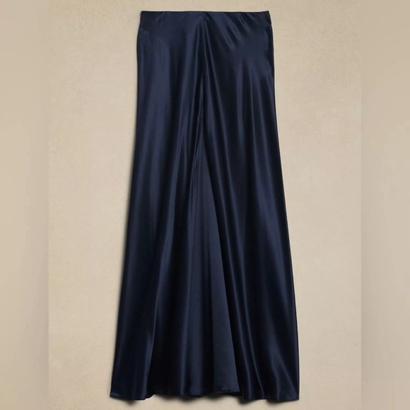 NWT Banana Republic Hyper Navy Blue Serenade Silk Maxi Skirt Size Small. - Picture 4 of 9